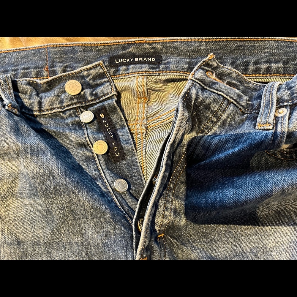 lucky brand light wash jeans 
worn once - perfect condition